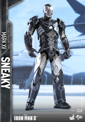 投げ売り堂 - アイアンマン・マーク15 (スニーキー)  「アイアンマン3」 ムービー・マスターピース 1/6 アクションフィギュア_00