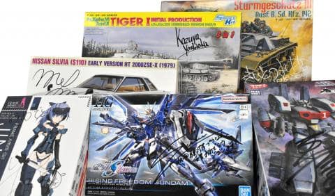 【駿河屋プラモ道】10/21(月)9時まで投票受付中！審査員のサイン入りプラモデルを公開
