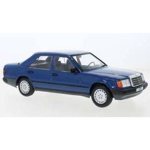 MODEL CAR GROUP(fJ[O[v) Vi ~jJ[ 1/18 MB 260 E (W124) 1984(_[Nu[) [MCG18411]