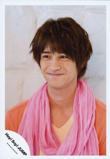 魔法集市 骏河屋 Hey Say Jump 八乙女光 バストアップ 衣装オレンジ ピンク 左向き 口閉じ 笑顔 背景白 公式生写真 中古 生写真 ジャニーズ アイドル Hey Say Jump 通販ショップの駿河屋