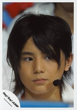 買取 Hey Say Jump 山田涼介 顔アップ 衣装白 左頬マイク 目線右 公式生写真 生写真 ジャニーズ アイドル Hey Say Jump 通販ショップの駿河屋