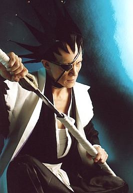 駿河屋 買取 鈴木省吾 更木剣八 膝上 刀 背景青緑 Rock Musical Bleach 公式生写真 その他男性