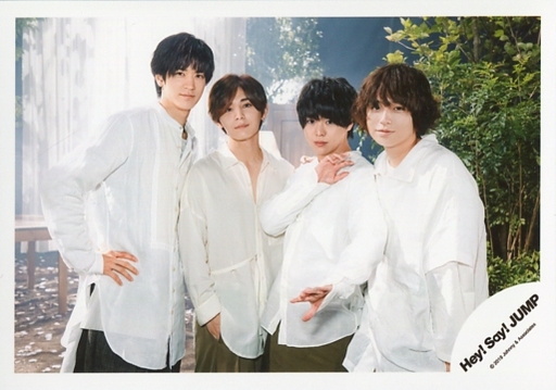 Hey Say Jump 集合 4人 横型 膝上 衣装白 中島右手腰 有岡右手上げ アルバム Parade Mv ジャケ写オフショット 公式生写真 Merchpunk