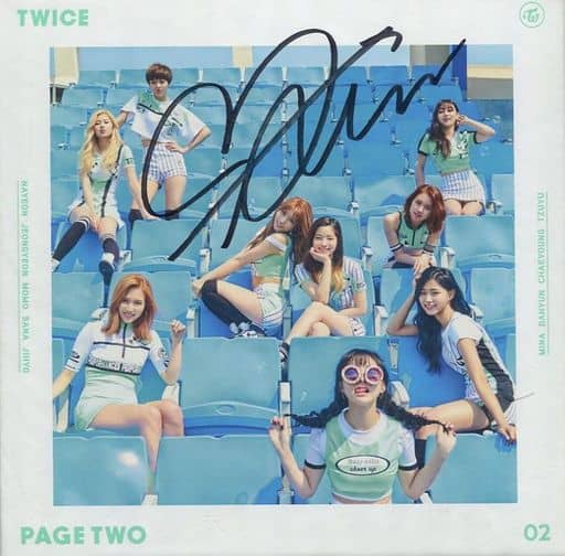 TWICE page two サイン入りアルバム トレカ