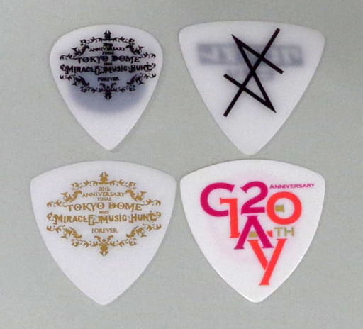 駿河屋 -<中古>GLAY ピックセット(4枚セット) 「Blu-ray 20th