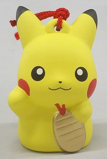 駿河屋 中古 ピカチュウとおまもりこばん 陶飾り 鈴 ポケットモンスター ポケモンセンター限定 小物