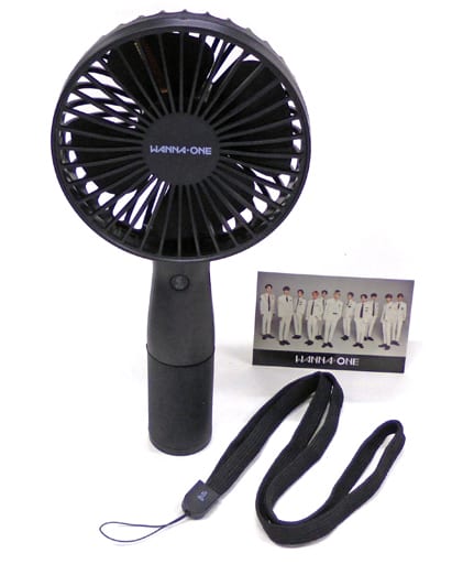 駿河屋 -<中古>Wanna One HANDY FAN WITH LED LIGHT(ハンディファンLED