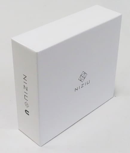 NiziU限定版CD　 3形態同時購入特典付\nNiziU げ