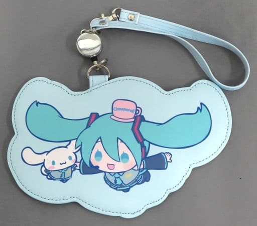 駿河屋 -<中古>初音ミク&シナモロール(F/飛ぶ) ダイカットパスケース