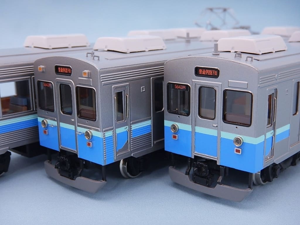 一部予約!】 鉄道模型 HOゲージ 1/80 伊豆急8000A編成3両 電車 一部予約!】 鉄道模型 HOゲージ 1/80 伊豆急8000A編成3両 電車