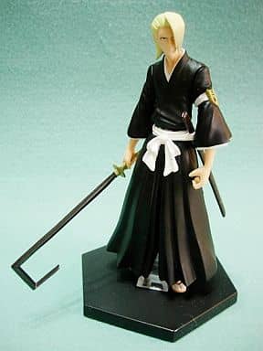 駿河屋 中古 吉良イヅル Bleach ブリーチキャラクターズ4 トレーディングフィギュア