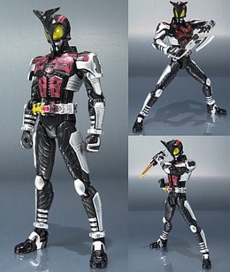 S.H.フィギュアーツ 仮面ライダー ダークカブト