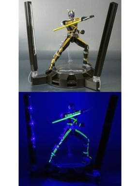 駿河屋 -<中古>S.H.Figuarts 仮面ライダーカイザ GLOWING STAGE SET 駿河屋 -<中古>S.H.Figuarts 仮面ライダーカイザ GLOWING STAGE SET