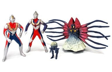 限定版!!ウルトラマンティガ＆ダイナ リアルヒーローセット