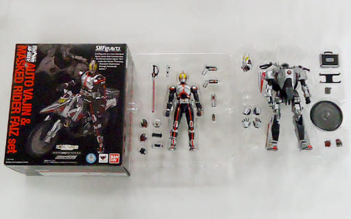 駿河屋 -<中古>[破損品] S.H.Figuarts オートバジン＆仮面ライダー