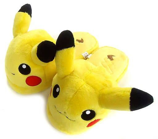 駿河屋 中古 ピカチュウ ぬいぐるみスリッパ ポケットモンスター ポケモンセンター限定 生活雑貨