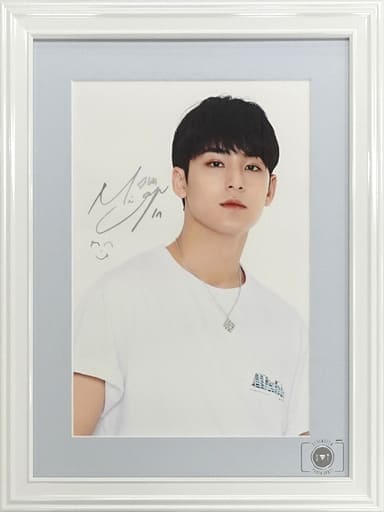 駿河屋 -<中古>ミンギュ 額装A4写真 「SEVENTEEN PHOTO SPACE」 開催