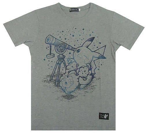 駿河屋 - 【買取】ピカチュウ&コスモッグ Tシャツ Look Upon the