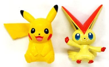 駿河屋 中古 3 ピカチュウ ビクティニ ポケットモンスターxy ピカチュウ これなんのカギ Wセット トレーディングフィギュア 駿河屋 中古 3 ピカチュウ ビクティニ ポケットモンスターxy ピカチュウ これなんのカギ Wセット トレーディングフィギュア
