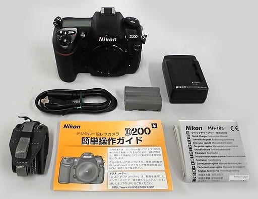 駿河屋 -<中古>Nikon デジタル一眼レフカメラ D200 ボディ 1230万画素