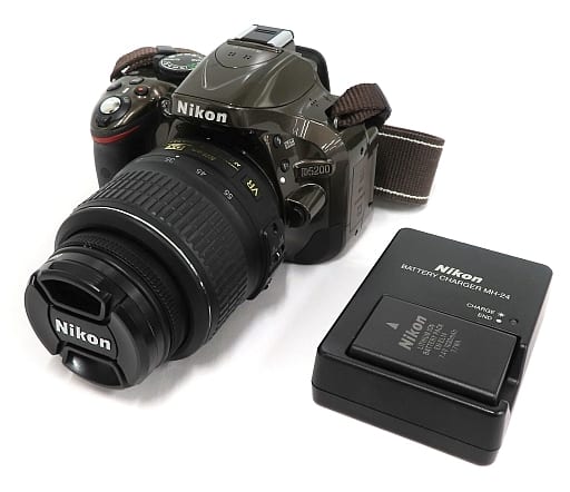 駿河屋 -<中古>Nikon デジタル一眼レフカメラ D5200 18-55VR レンズ