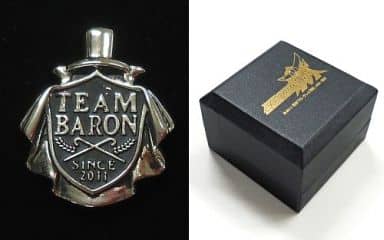 駿河屋 中古 Team Baron チームバロン ラペルピン 仮面ライダー鎧武 プレミアムバンダイ限定 シルバー 装飾品 駿河屋 中古 Team Baron チームバロン ラペルピン 仮面ライダー鎧武 プレミアムバンダイ限定 シルバー 装飾品