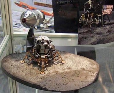 駿河屋 -<新品/中古>模型 1/72 NASA アポロ11号 CSM(司令官/機械船