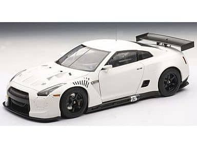 駿河屋 -<新品/中古>1/18 日産 GT-R FIA GT1 2010マット・ホワイト