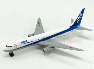 飛行機 JA601A モデルプレーン 1/200スケール 新品 未開封