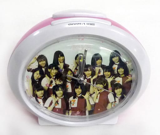 駿河屋 - 【買取】[箱欠品] AKB48 オリジナルアラームクロック(ピンク) 「AKB48×セブン-イレブン」（置き時計・壁掛け時計）