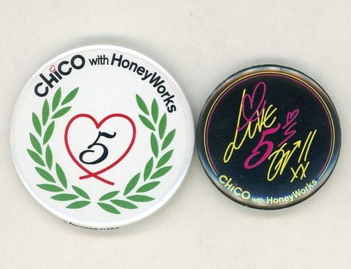 CHiCO with HoneyWorks 5周年 缶バッジ(大) 純正お買い得 www