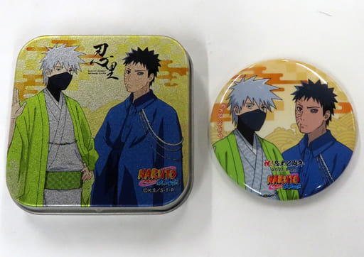 はたけカカシ&うちはオビト 2周年記念ブリキ缶&缶バッジ 「NARUTO-ナルト-&BORUTO-ボルト- NARUTO NEXT GENERATIONS 忍里」 ニジゲンノモリ限定 はたけカカシ&うちはオビト 2周年記念ブリキ缶&缶バッジ 「NARUTO-ナルト-&BORUTO-ボルト- NARUTO NEXT GENERATIONS 忍里」 ニジゲンノモリ限定
