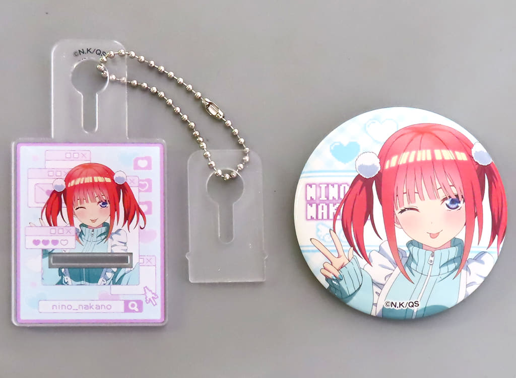中野二乃 「五等分の花嫁∽ 缶バッジイーゼルキーホルダー」 ローソン・@Loppi・HMV&BOOKS online限定 中野二乃 「五等分の花嫁∽ 缶バッジイーゼルキーホルダー」 ローソン・@Loppi・HMV&BOOKS online限定