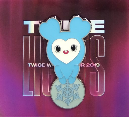 TWICE LIGHTS ナブリー ピンバッジ ¥1599 - CD・DVD・ブルーレイ TWICE LIGHTS ナブリー ピンバッジ ¥1599 - CD・DVD・ブルーレイ