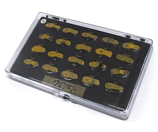 駿河屋 -<中古>平成ライダー20作品記念ロゴ 20 RIDER KICKS ピンバッジ