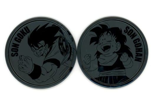駿河屋 -<中古>孫悟空(青年/左手前)&孫悟飯 メタルペアコースター(2枚