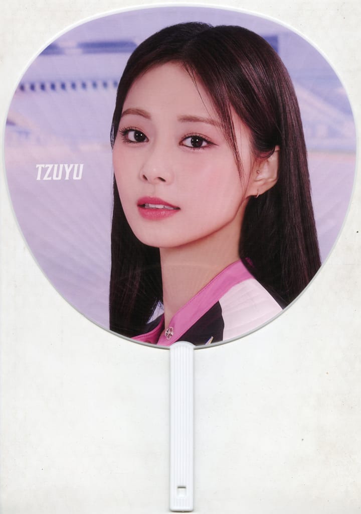 駿河屋 -<中古>ツウィ うちわ(ドーム) 「TWICE 5TH WORLD TOUR 'READY 駿河屋 -<中古>ツウィ うちわ(ドーム) 「TWICE 5TH WORLD TOUR 'READY