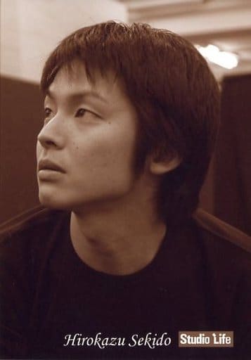 駿河屋 中古 劇団studio Life 関戸博一 バストアップ 顔左向き セピア 劇団スタジオライフ 公式生写真 その他男性 駿河屋 中古 劇団studio Life 関戸博一 バストアップ 顔左向き セピア 劇団スタジオライフ 公式生写真 その他男性