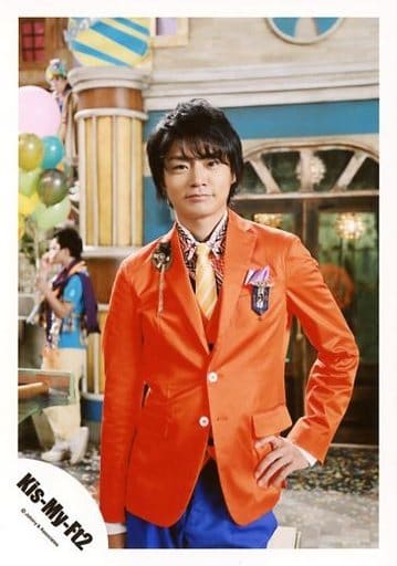 駿河屋 -<中古>Kis-My-Ft2/横尾渉/膝上・衣装オレンジ・黒・白・黄色