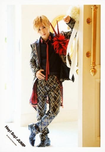 駿河屋 -<中古>Hey!Say!JUMP/山田涼介/全身・衣装黒・赤・金