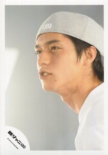 駿河屋 中古 関ジャニ 錦戸亮 顔アップ 衣装白 帽子グレー 体左向き 背景グレー 公式生写真 関ジャニ 駿河屋 中古 関ジャニ 錦戸亮 顔アップ 衣装白 帽子グレー 体左向き 背景グレー 公式生写真 関ジャニ