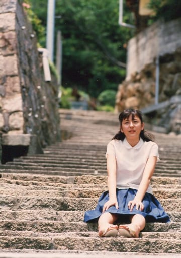 駿河屋 買取 長澤まさみ 全身 階段座り 足伸ばし 特典生写真 女性生写真