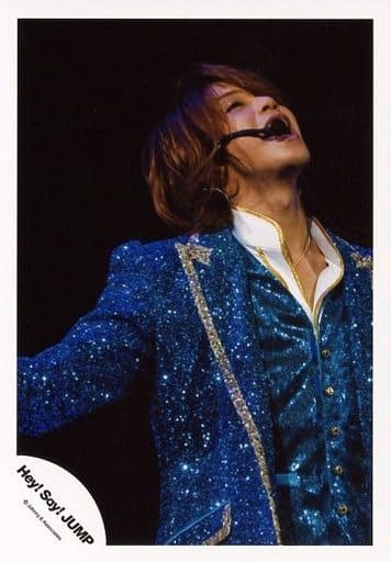 駿河屋 中古 Hey Say Jump 高木雄也 ライブフォト 上半身 衣装青 白 ラメ 右手広げ 口開け 顔上げ 公式生写真 ジャニーズ