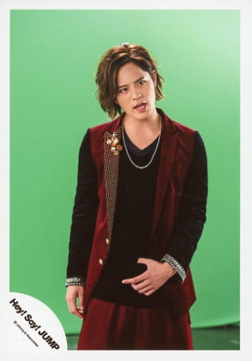 駿河屋 - 【買取】Hey!Say!JUMP/岡本圭人/膝上・衣装赤・黒・左手腹