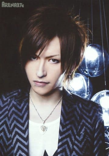 駿河屋 - 【買取】アリス九號.(Alice Nine)/虎/バストアップ・衣装黒紫