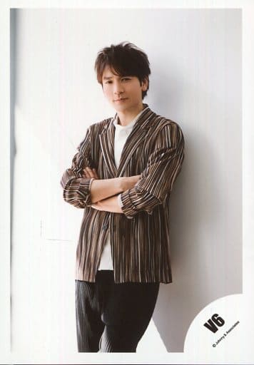 駿河屋 中古 V6 長野博 膝上 衣装茶白黒 腕組み 体やや左向き Colors 太陽と月のこどもたち Pvジャケ写 特典映像 撮影オフショット 公式生写真 ジャニーズ 駿河屋 中古 V6 長野博 膝上 衣装茶白黒 腕組み 体やや左向き Colors 太陽と月のこどもたち Pvジャケ写 特典映像 撮影オフショット 公式生写真 ジャニーズ