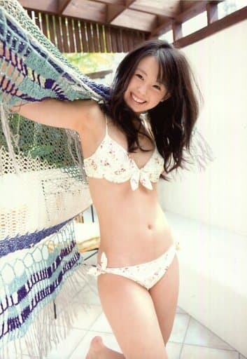 駿河屋 中古 小池里奈 全身 足見切れ 水着白赤 花柄 左手上げ 体右向き 右足上げ 笑顔 首傾げ イベント特典生写真 女性生写真 駿河屋 中古 小池里奈 全身 足見切れ 水着白赤 花柄 左手上げ 体右向き 右足上げ 笑顔 首傾げ イベント特典生写真 女性生写真