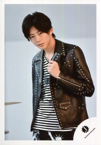 駿河屋 中古 ジャニーズjr 長妻怜央 上半身 衣装黒 左手胸元 体やや左向き 17秋 ジャニーズjr Johnnys You Me Island パンフ グッズ撮影オフショット 公式生写真 ジャニーズ 駿河屋 中古 ジャニーズjr 長妻怜央 上半身 衣装黒 左手胸元 体やや左向き 17秋 ジャニーズjr Johnnys You Me Island パンフ グッズ撮影オフショット 公式生写真 ジャニーズ