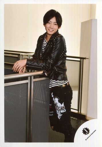 駿河屋 中古 ジャニーズjr 長妻怜央 全身 見切れ 衣装黒 手すりに両腕乗せる 体左向き 17秋 ジャニーズjr Johnnys You Me Island パンフ グッズ撮影オフショット 公式生写真 男性生写真 駿河屋 中古 ジャニーズjr 長妻怜央 全身 見切れ 衣装黒 手すりに両腕乗せる 体左向き 17秋 ジャニーズjr Johnnys You Me Island パンフ グッズ撮影オフショット 公式生写真 男性生写真
