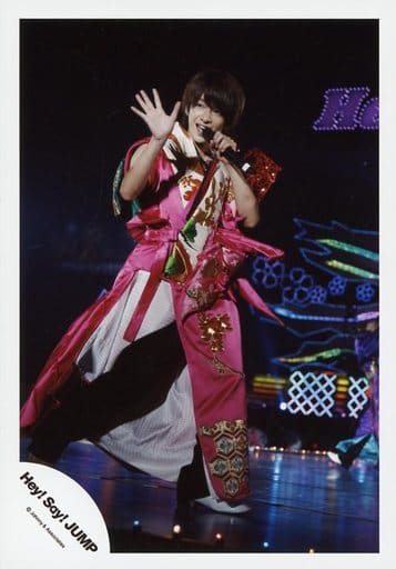 駿河屋 中古 Hey Say Jump 知念侑李 ライブフォト 全身 衣装 ピンク白 着物 右手パー 左手マイク口元 体右向き 目線左 公式生写真 男性生写真 駿河屋 中古 Hey Say Jump 知念侑李 ライブフォト 全身 衣装 ピンク白 着物 右手パー 左手マイク口元 体右向き 目線左 公式生写真 男性生写真